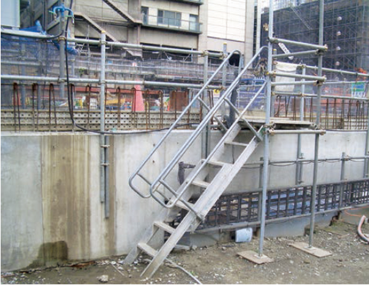 アルミ階段 単管 建築資材